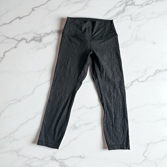 LULULEMON Black Patterned  7/8 Length Leggings Size 8 - Picture 1 of 7